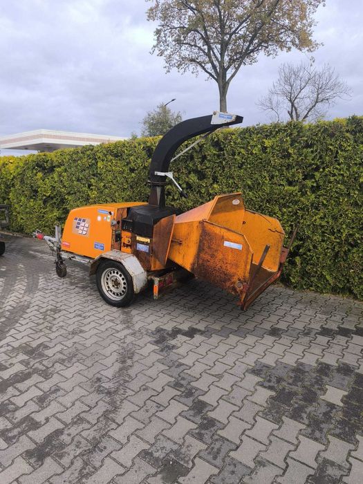 Rębak spalinowy Tünnissen na przyczepce 33KM