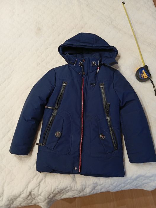 Детская зимняя куртка, на рост 134 см.