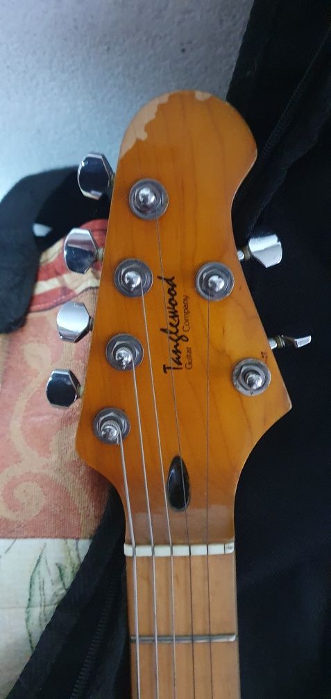 Guitarra Tanglewood anos 90