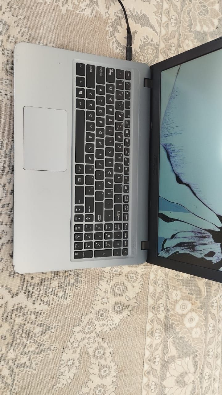 Asus R540Y, AMD A8-7410, ddr 8gb