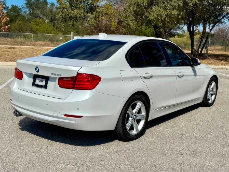 BMW 3 Series 328i      2015