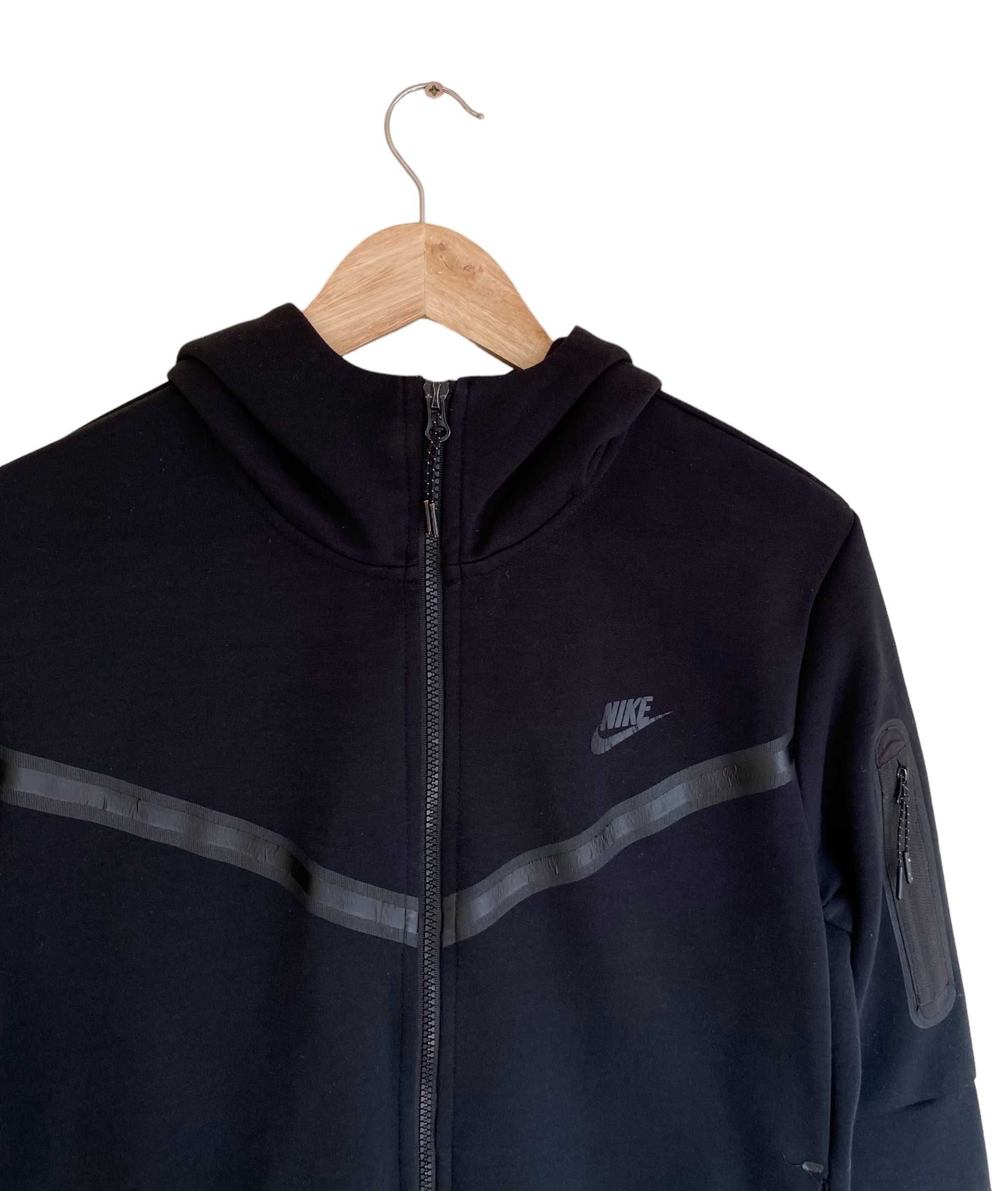 Nike tech fleece czarna bluza, rozmiar L, stan dobry