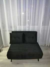 Nowa mała kompaktowa sofa rozkładana, mega lekka, z ozdobnymi poduszka