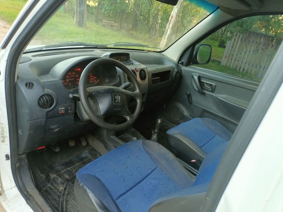 Peugeot Partner 1.2 газ-бензин