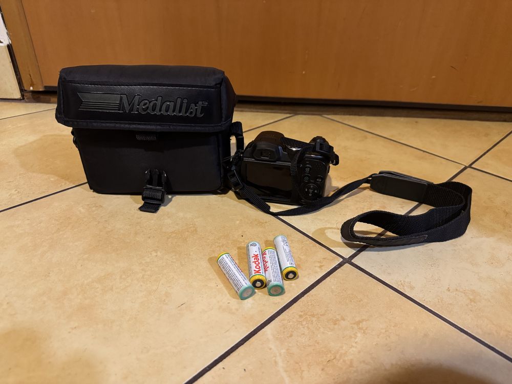Sprawny APARAT fotograficzny GE HZ15