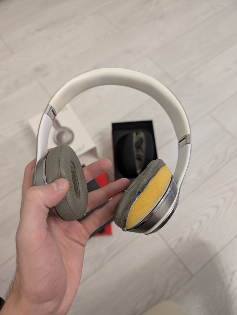 Beats Solo 2 by Dr.Dre