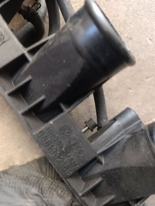 Króciec ssący przepustnicy volkswagen passat B5 audi a4 b5 benzyna