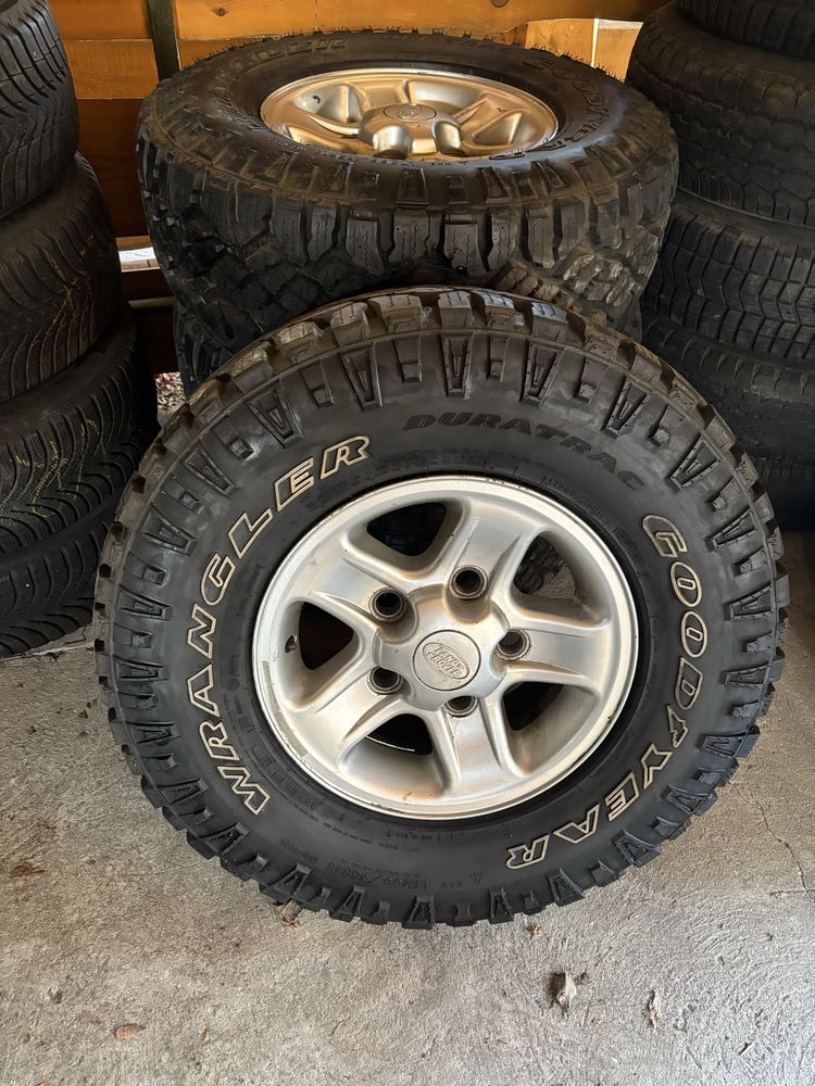 Koła Boost Land Rover Defender 16cali plus Goodyear Wrangler Duratrack