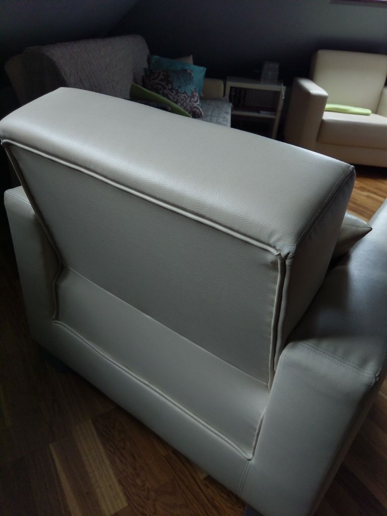 Komplet: kanapa z funkcją spania + 2 fotele