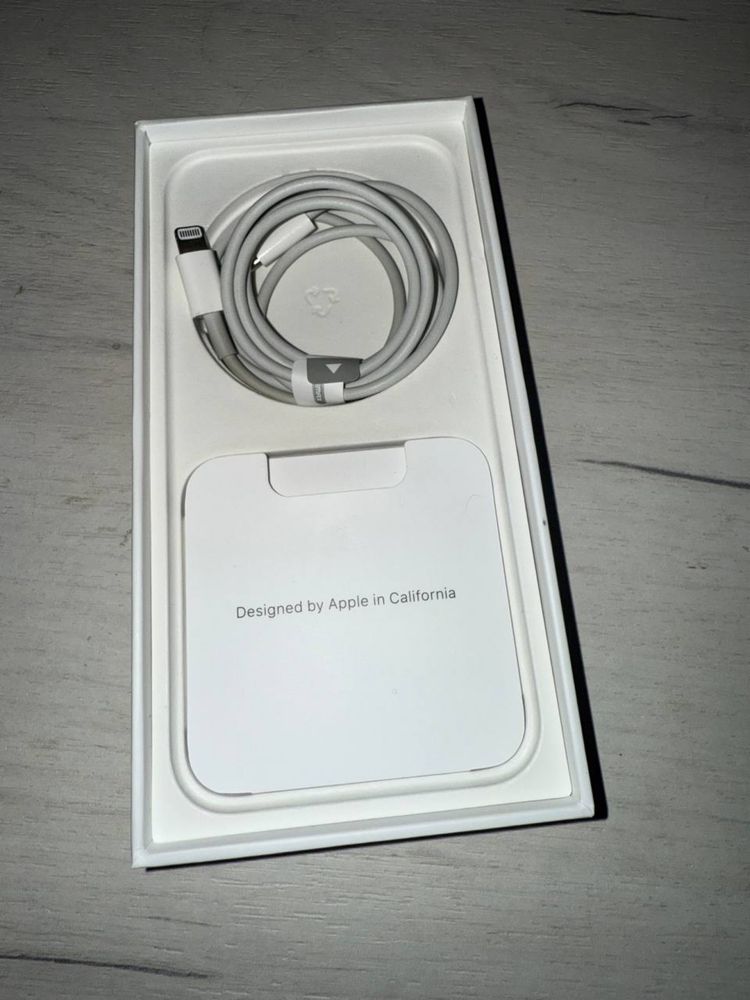 Продам iPhone 13 в отличном состоянии