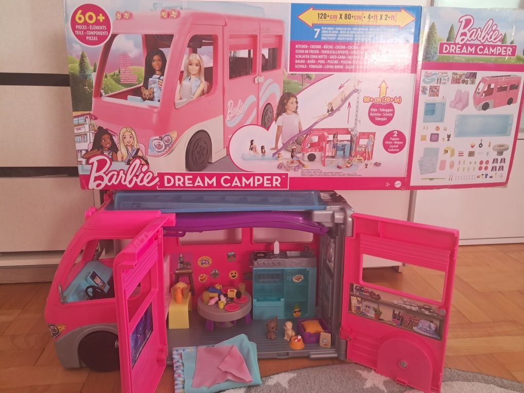 Kamper Barbie z basenem firma Mattel