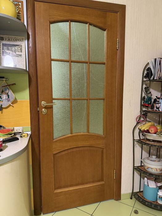 Двері деревяні міжкімнатні