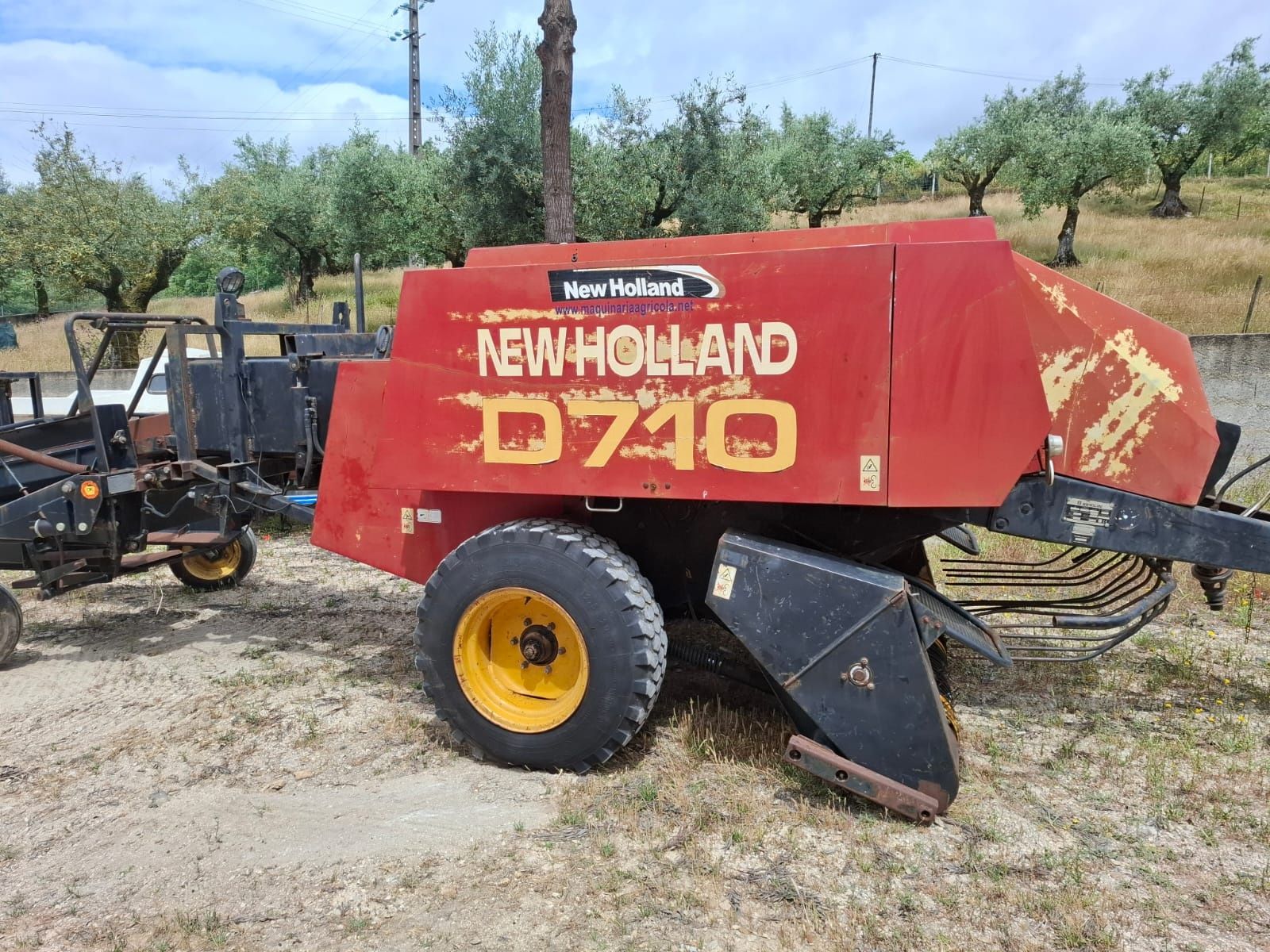 Enfardadeira quadrante New Holland D 710