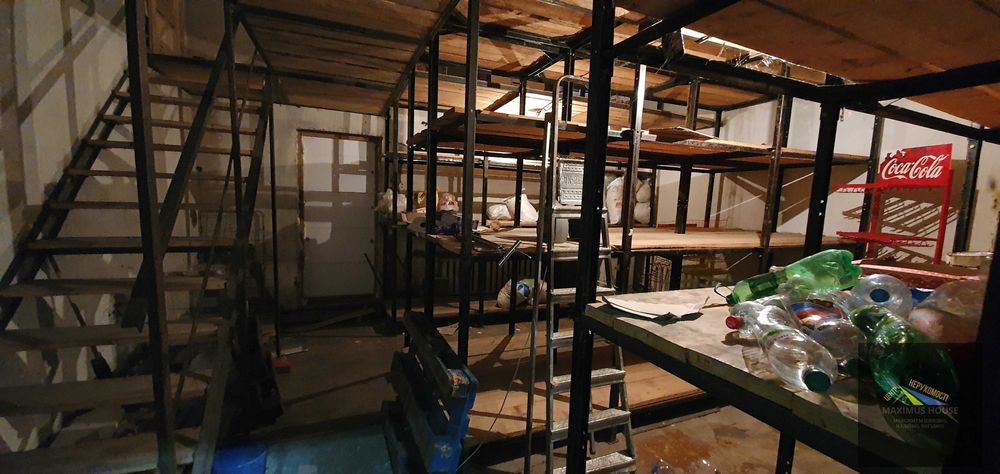 Комерційна  будівля Вижниця