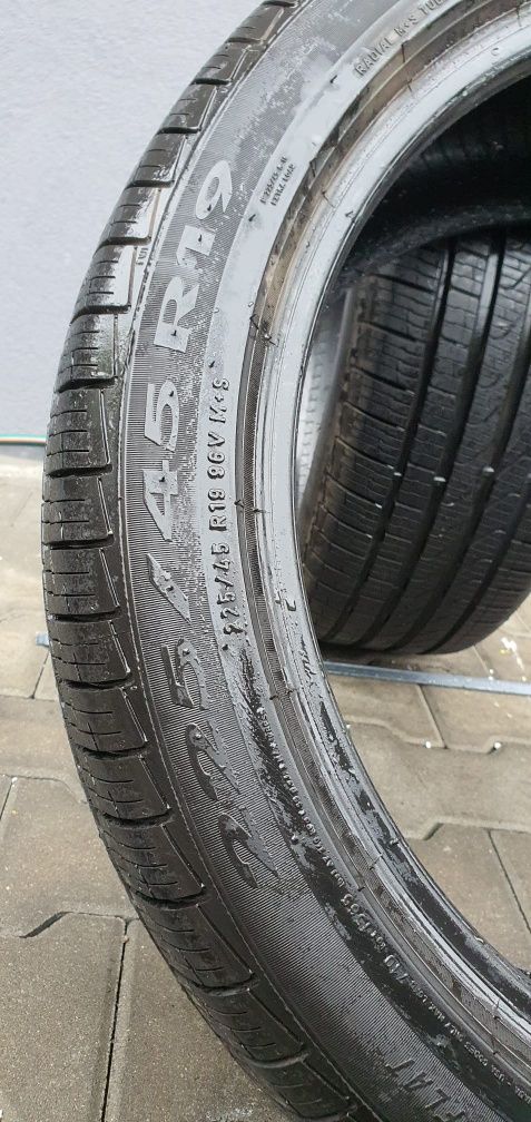 225/45/19 Pirelli para wielosezonowe