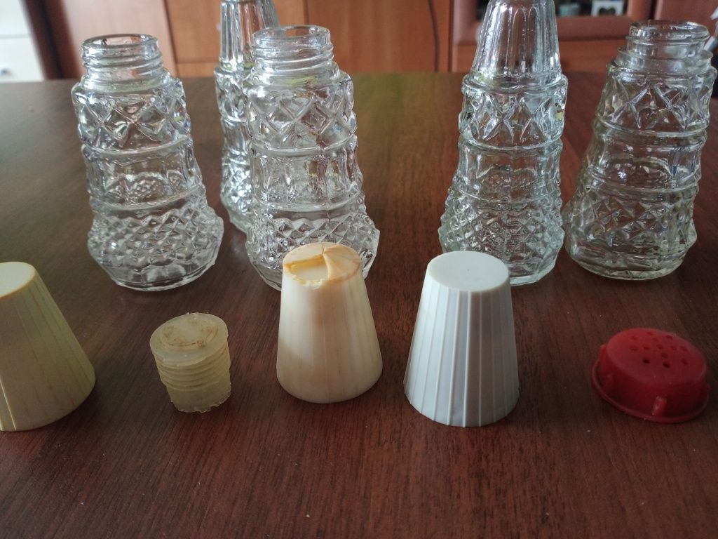 Zestaw szklanych buteleczek na przyprawy PRL