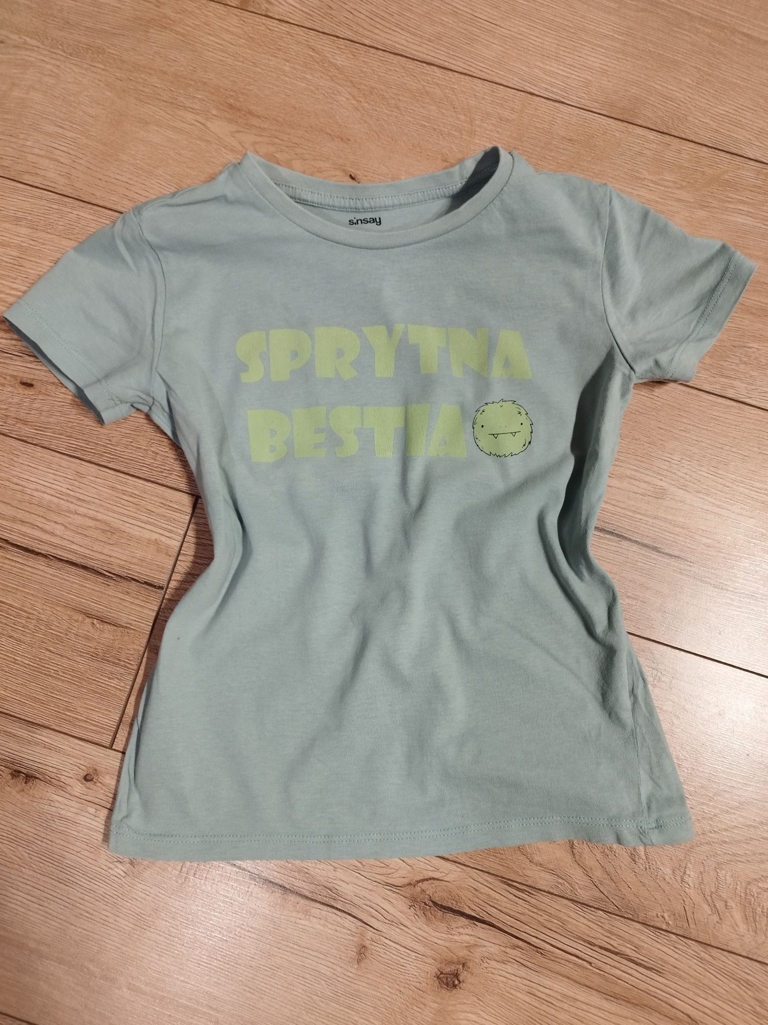 Sinsay 116cm T-shirt Koszulka Napis,,Sprytna bestia,,