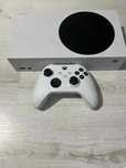 Xbox series s z lekko uszkodzonym padem