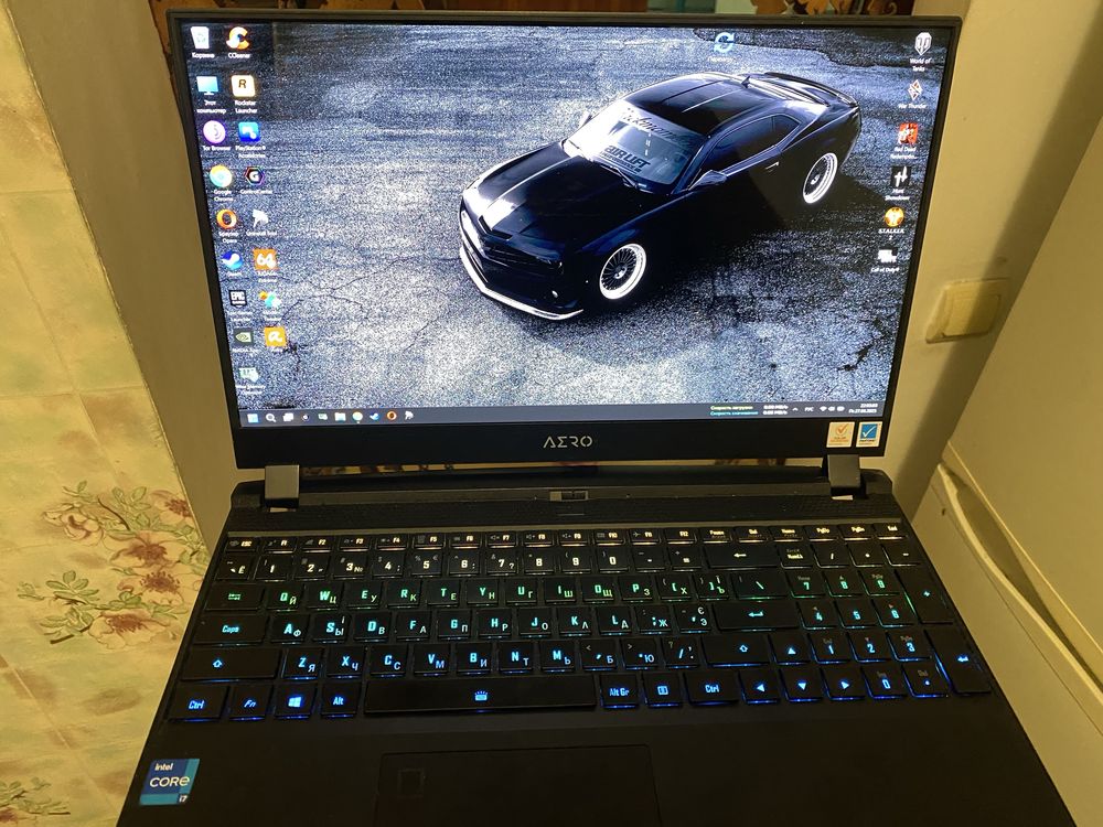 Геймерський ноутбук з OLED і повноцінною RTX 3060, i7 11800H