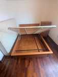 Cama 140x200 com colchão e estrutura de madeira
