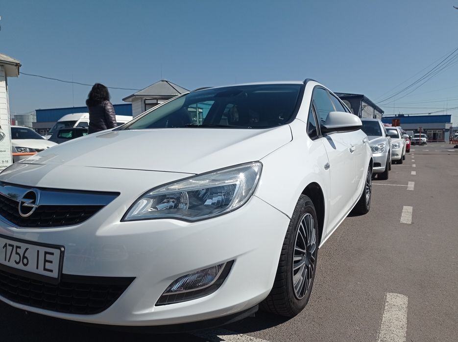 Opel Astra j 2011р. 1.7 Diesel