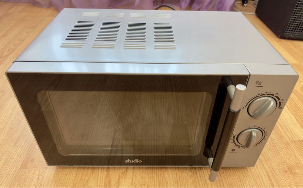 Срочно! Микроволновая печь Medion Studio MD 14775
