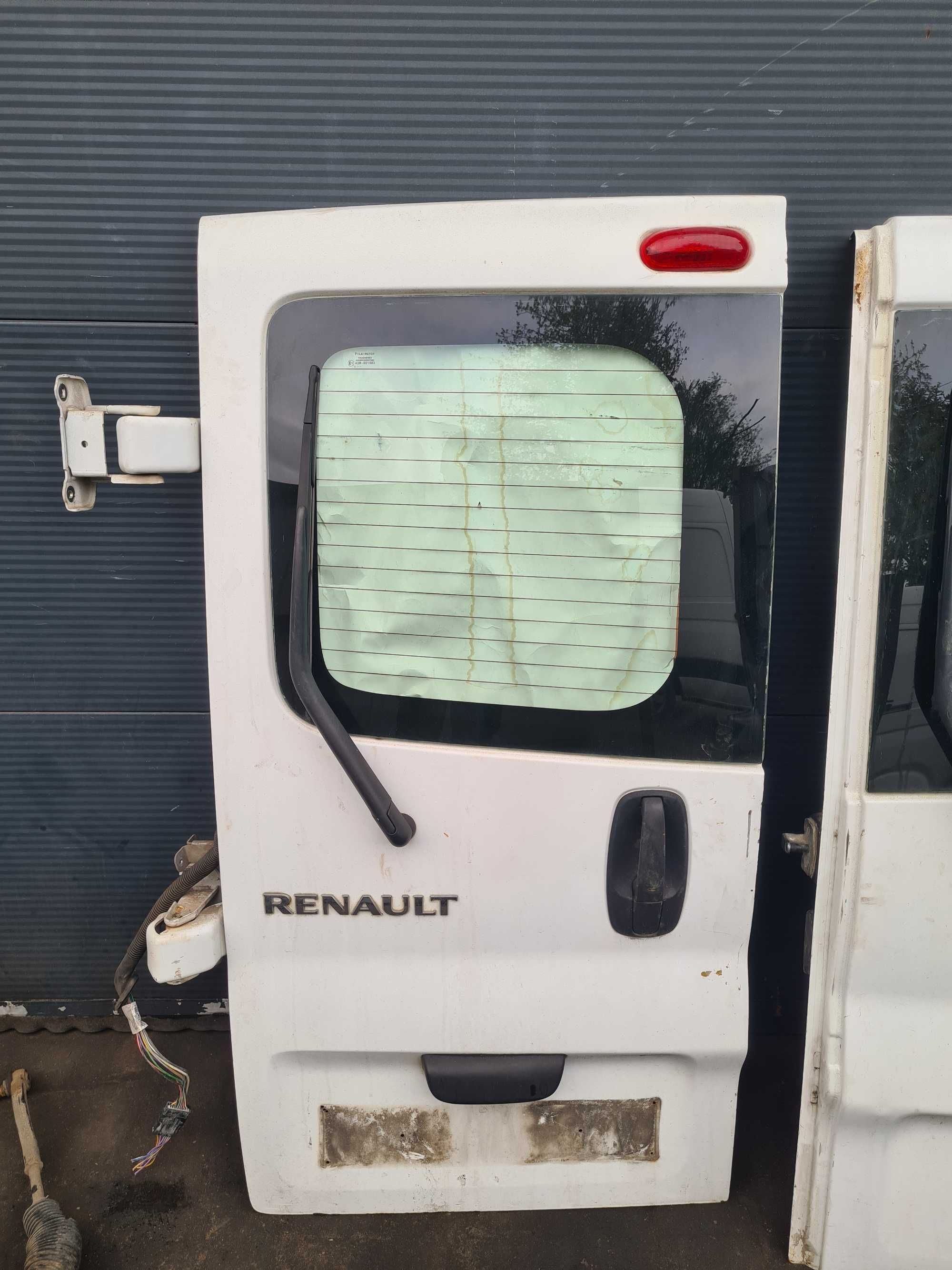 Renault Trafic II 2.0 08r drzwi tył