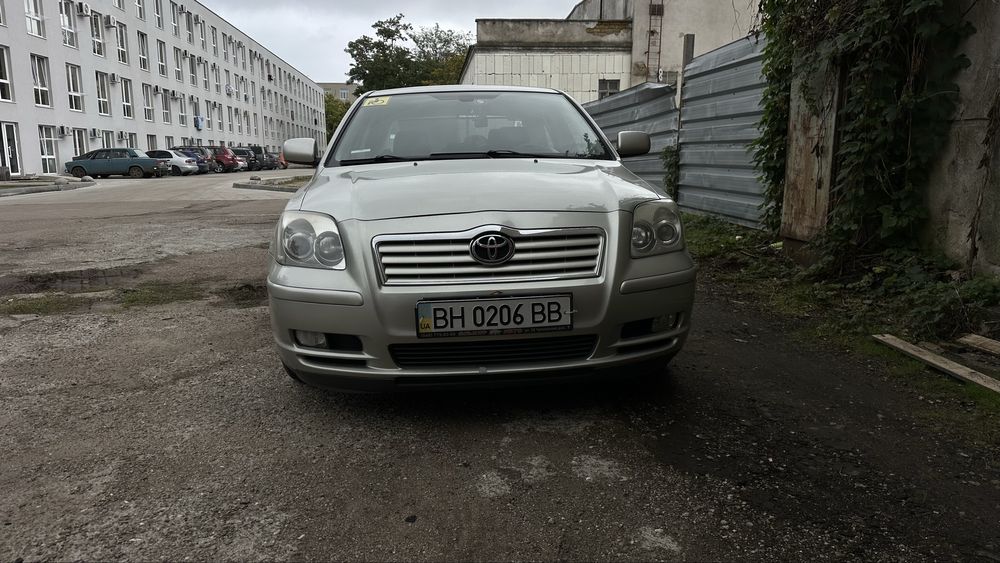 Продам toyota avensis