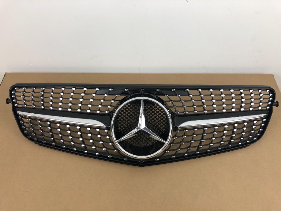 Решетка радиатора mercedes w176w204w205c207w211w212w213W221w222