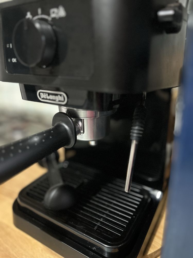 Ekspres kolbowy DeLonghi EC230.BK 1100W 15 bar Automatyczne wyłączanie
