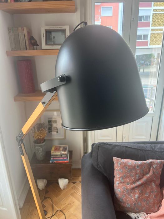 Candeeiro Pé metal e madeira