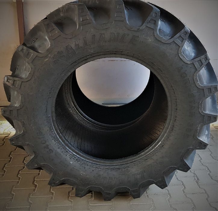 Opona 520/70R38 580/70R38 620/70R42 710/70R38 710/70R42 RADIA ALLIANCE