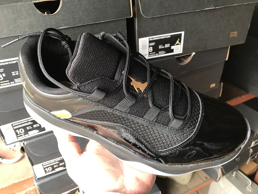 Jordan 11 Retro CMFT Black gold Ретро.