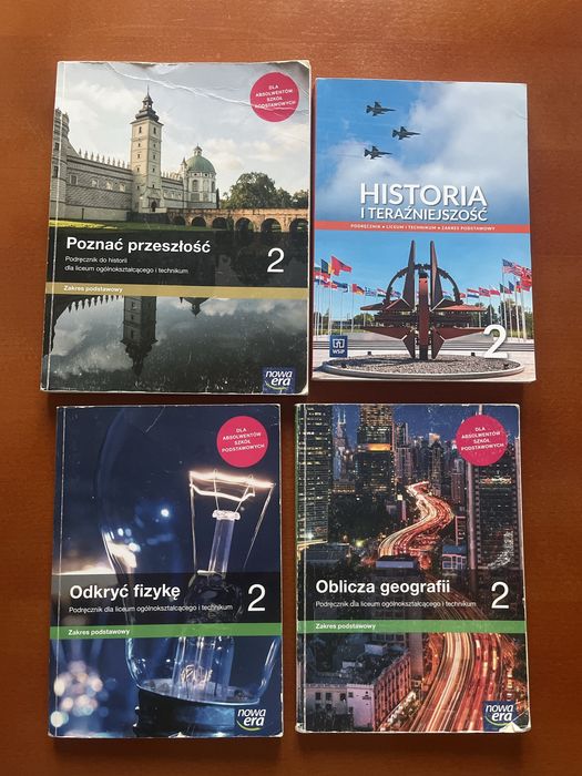 Podręczniki: Oblicza geografii 2, Odkryć fizykę 2, Poznać przeszłość 2