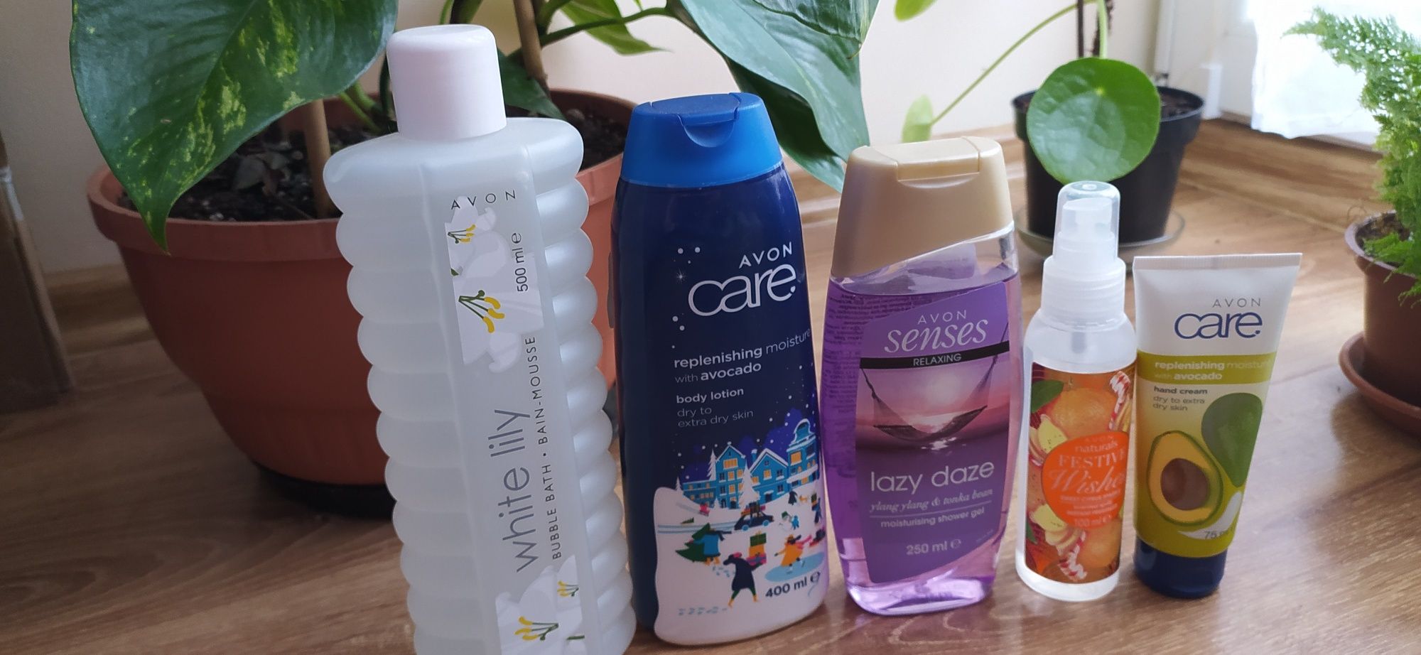 Avon zestaw avokada lily mgiełka balsam żel krem płyn do kąpieli