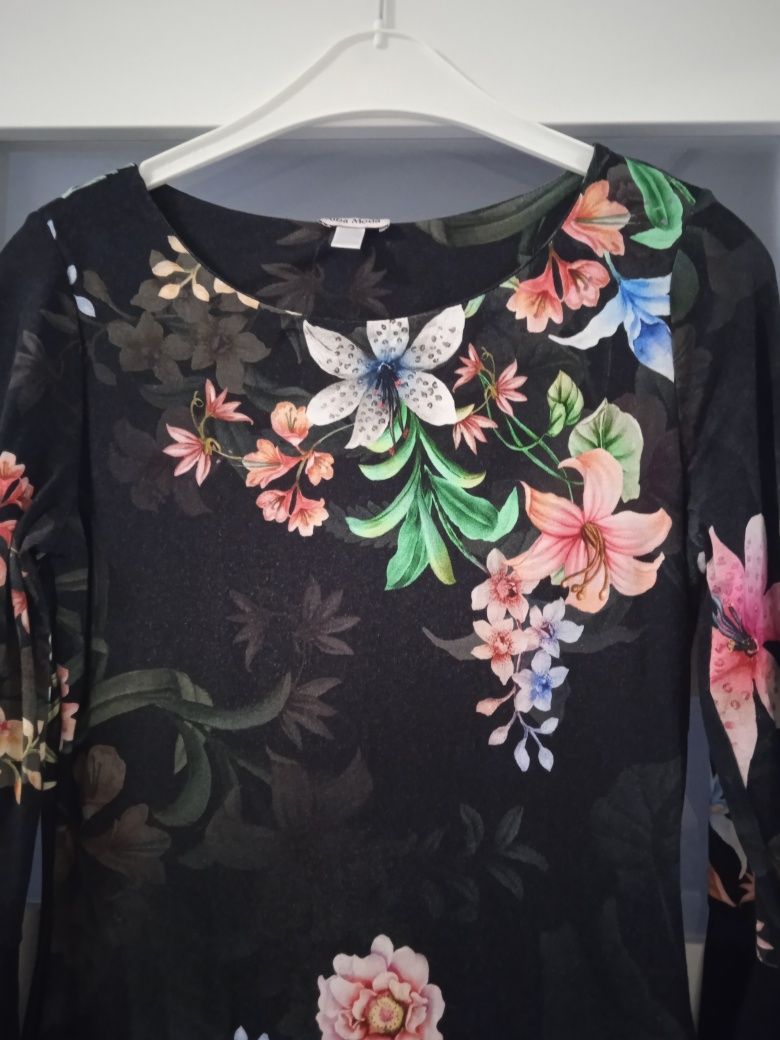 Sukienka czarna w kwiaty 36 alba moda