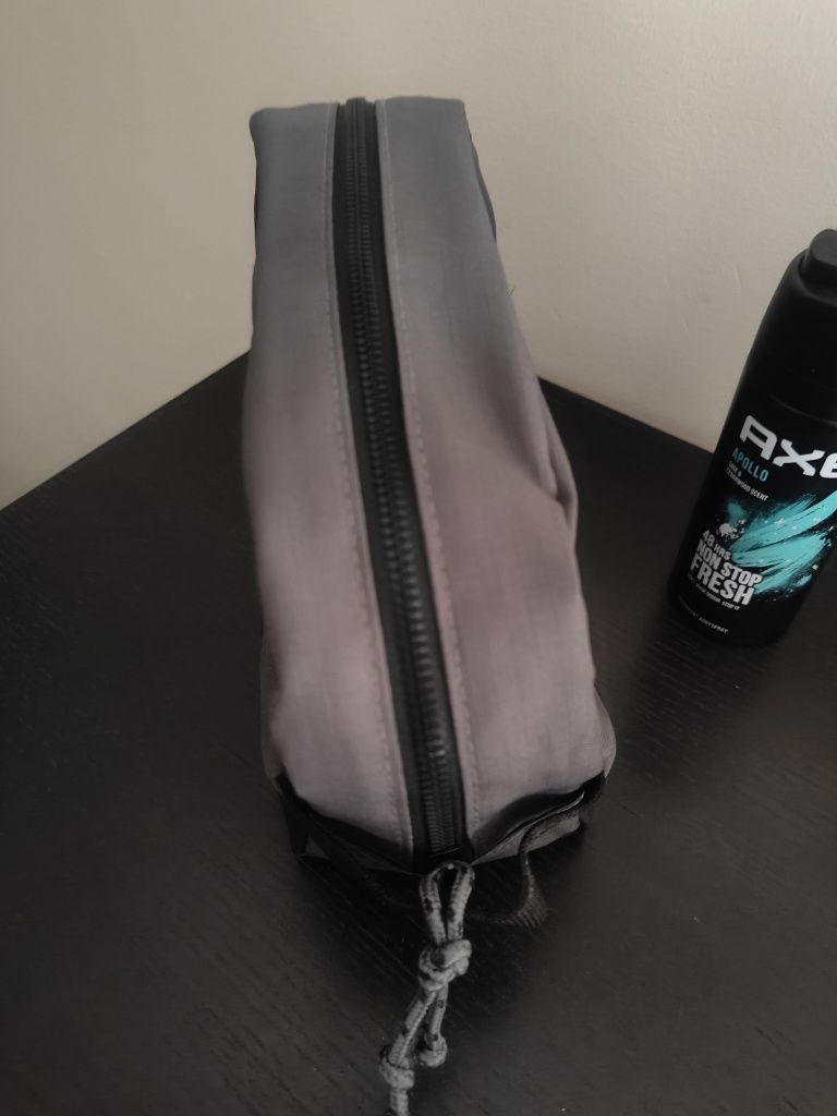 bolsas de viagem necessaire novas