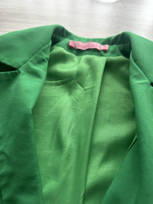 Костюм на дівчинку брюкі широкі прямі та піджак зеленого кольору 128р