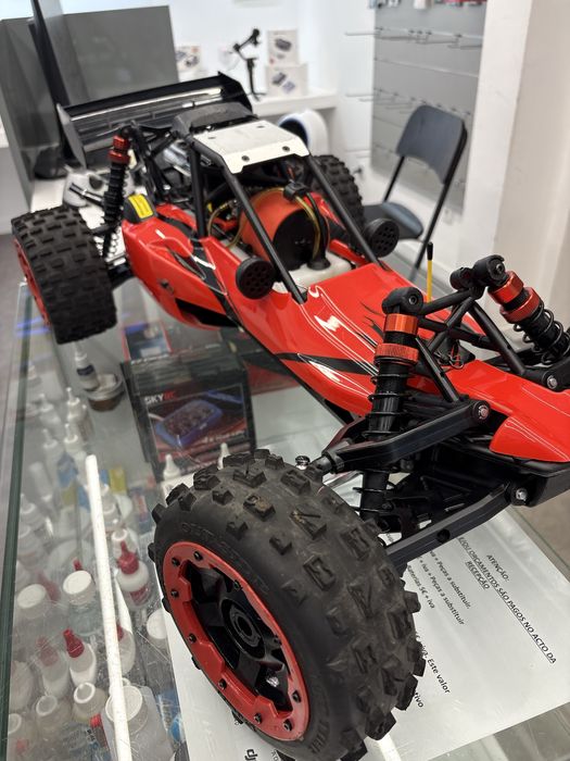 Carro a Combustão Vermelho