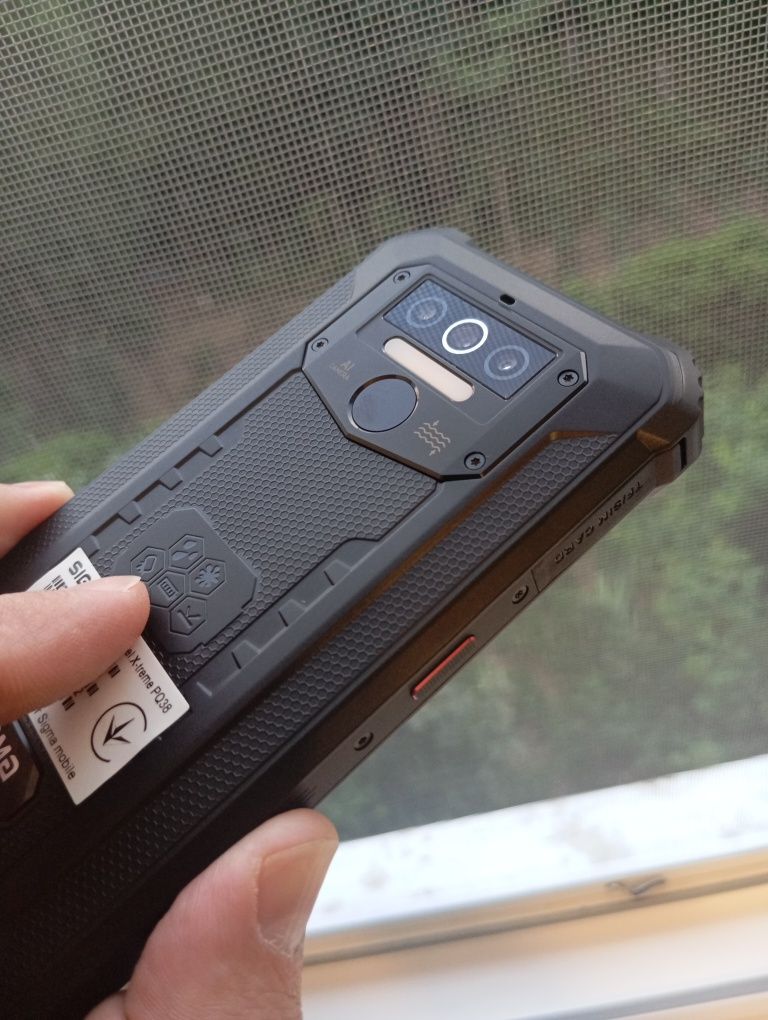 Продам смартфон Sigma X-treme PQ38 4/96 Gb