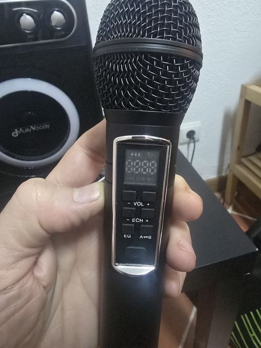 Karaoke com 2 microfones - novo