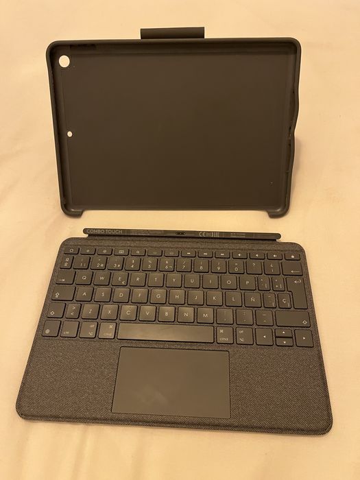 Ipad 7 geracao 32gb + capa e teclado logitech + capa + caixas