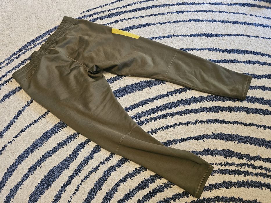 Revolutionrace spodnie L