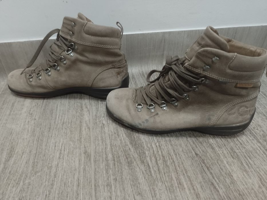 Sprzedam damskie zimowe buty rozmiar 39 firmy Ecco.