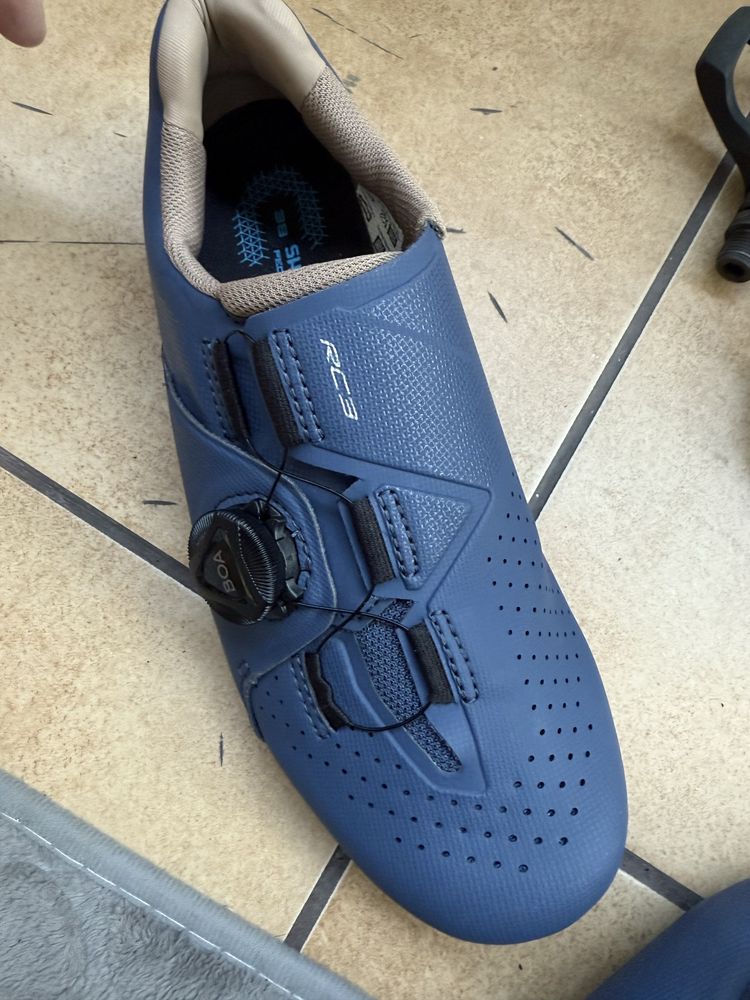 Buty rowerowe szosowe  SHIMANO SH-RC300  DAMSKIE