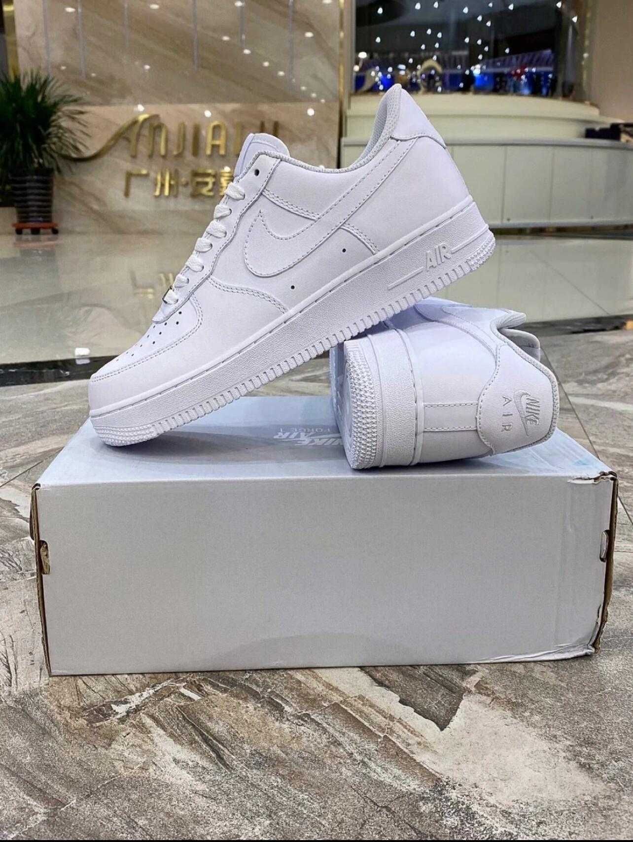 NikeAirForce1Low'07White-Nowe i nieuzywane R.37.5