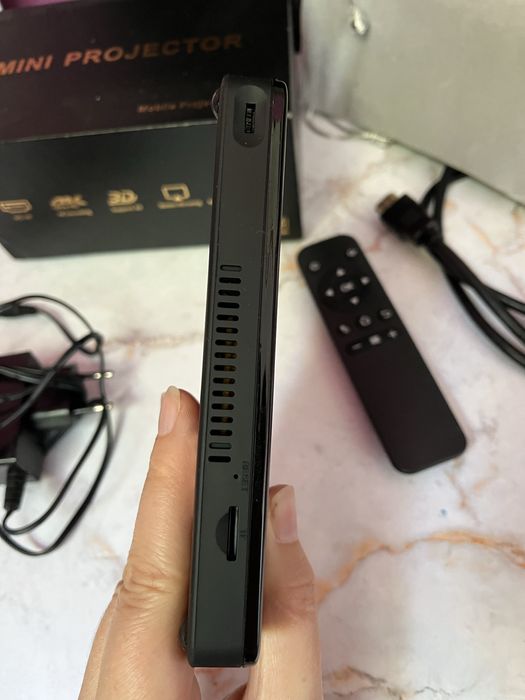Портативный смарт проектор