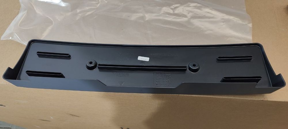 Porsche Panamera 971 GTS подіум переднього номера 971807287l