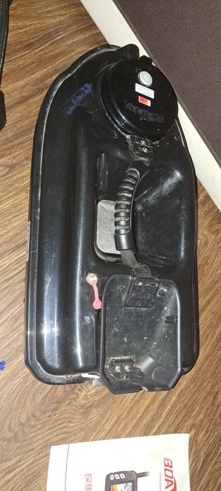 Łodka zanętowa gps+echosonda boatman kupiona w kwietniu. sprawna 100%