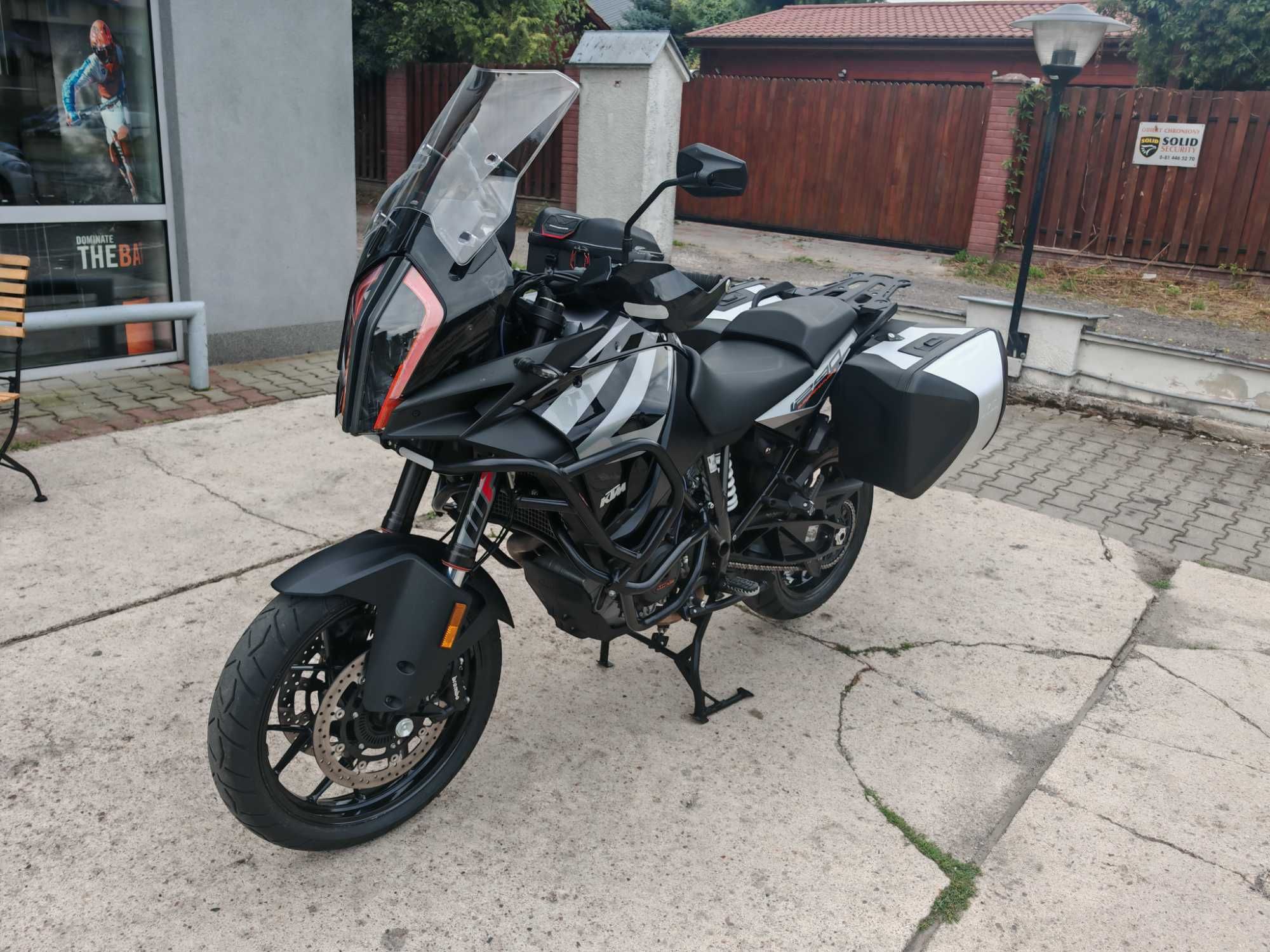 Ktm 1290 Super Adventure S, srebrny, 2020 rok.
